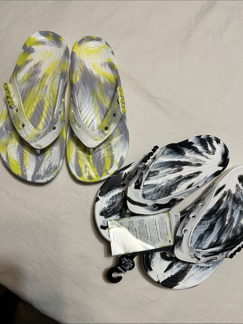 CROCS Women's Tie-Dye Flip Sandals - Yellow & Black 2 pairs